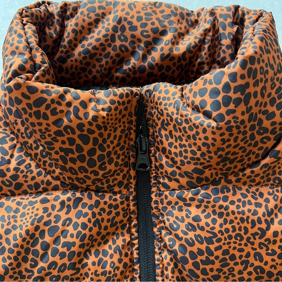 Lands’ End Down Puffer Vest Caramel Leopard Print Like New - Picture 7 of 16